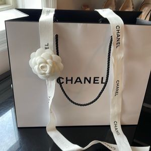 Chanel Gift Bag and flower with Ribbon 6 feet